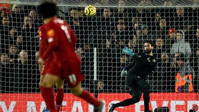 حفل زفاف يؤجل انضمام محمد صلاح لمنتخب مصر