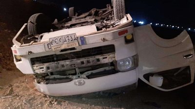إصابة 7 أشخاص إثر انقلاب سيارة ميكروباص بدهشور