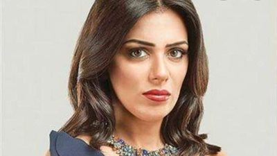 من وسط الطبيعة .. إنجي  المقدم تحتفل بعيد الحب