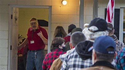 طوابير الناخبين الأميركيين تثير مخاوف تفشي كورونا