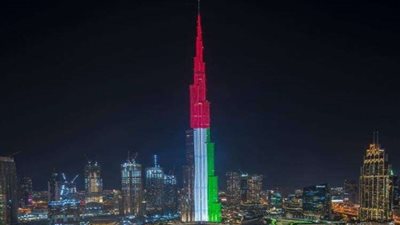 فى يومه الوطنى .. برج خليفة يتزين بألوان علم الإمارات