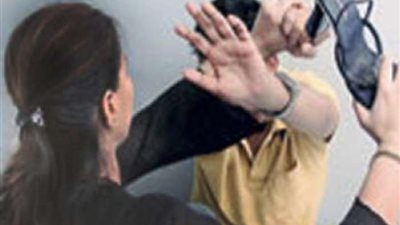 فتاة تضبط زوجها أثناء الإحتفال بزفافه من أخرى !