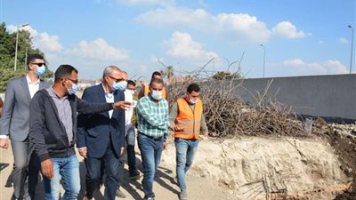 محافظ القليوبية يتابع أعمال المرحلة الثانية لإنشاء كوبري الشموت ببنها