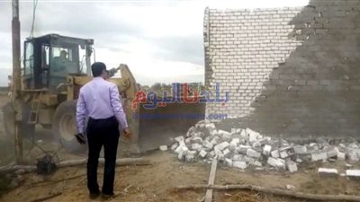 إزالة حالتين تعدي على الأراضي الزراعية بحوش عيسى