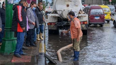 محافظ الإسكندرية يطالب مسئولي الصرف بالتواجد فى الشارع 24 ساعة