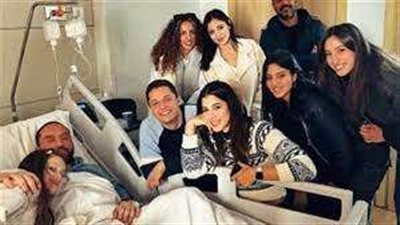 تفاصيل حالة نجل محمد ثروت بعد نقله للمستشفى