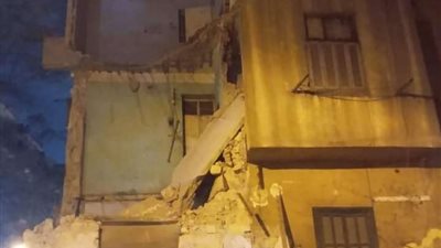 تفاصيل|إنهيار  حائط خرساني بأسوان