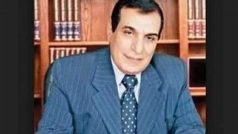 الكاتب الصحفى مرسي