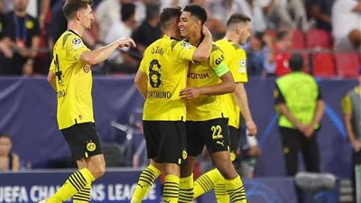 من نصف الملعب.. بوروسيا دورتموند يتقدم بهدف على تشيلسي
