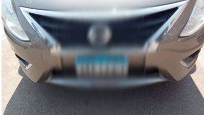 القبض على شخص لقيامه بطمس اللوحات المعدنية الخاصة بسيارته بروض الفرج