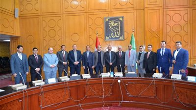 محافظ الإسماعيلية يكرم وفد مستشاري القسم القضائي بهيئة قضاديا الدولة