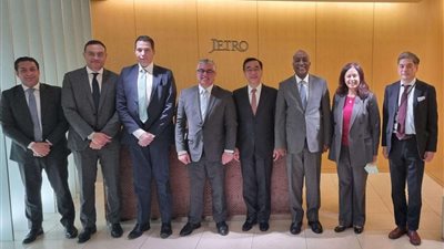 وليد جمال الدين يستعرض الأنشطة الاقتصادية بالمنطقة والقطاعات الصناعية