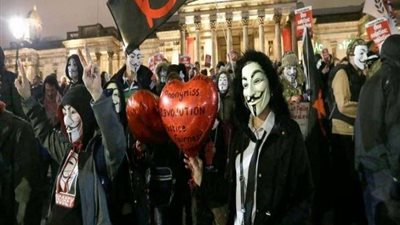 إنطلاق تظاهرات المليون قناع في بريطانيا