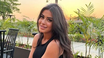 بالنظارة السوداء.. ميرنا نور الدين تخطف أنظار متابعينها من أحدث ظهور لها (صور)