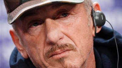 شون بن من مهرجان برلين: جوائز الأوسكار الخاصة بى ما زلت على استعداد لتسييحها فى أى وقت