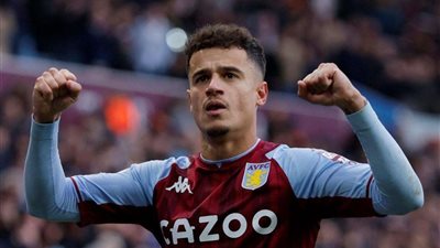 أستون فيلا يتقدم على أرسنال بهدفين في الشوط الأول