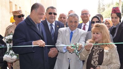 افتتاح المعرض السنوي لختام الأنشطة الفنية بمدرسة تكنولوجيا المعلومات والاتصالات