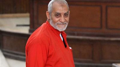 تأجيل محاكمة مرشد الإخوان و78 شخص آخر في قضية أحداث المنصة