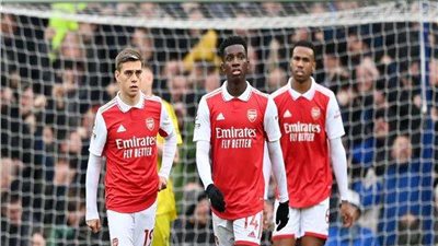 أرسنال يتفوق على أستون فيلا برباعية في الدوري الإنجليزي