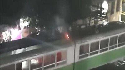 اندلاع حريق هائل في ترام بالإسكندرية بسبب حالة الطقس (التفاصيل الكاملة)