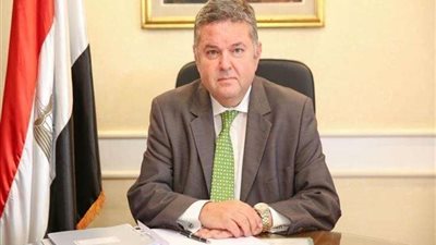 وزير قطاع الأعمال يدلي بصوته في انتخابات مجلس النواب 2020