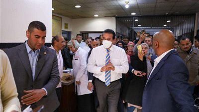 فى جولة مفاجئة.. وزير الصحة يتفقد عددا من  المنشآت الطبية بمحافظة الجيزة