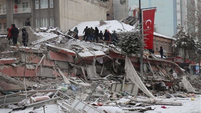 بفعل الزلال.. تضرر أكثر من 830 ألف مبنى بتركيا