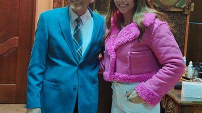 مليئة بالضحك والثقافة.. أميرة فتحي تُشيد بمسرحية 