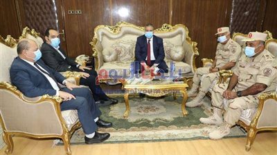 محافـظ المنوفية يستقبل مدير سلاح المدرعات