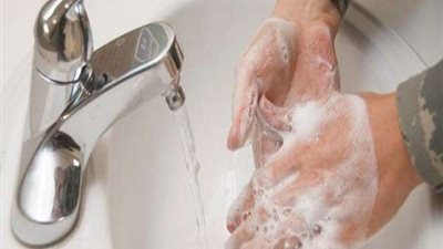 ما حكم الماء الذي يخرج من أحد السبيلين بعد الإستنجاء؟.. الأزهر يجيب