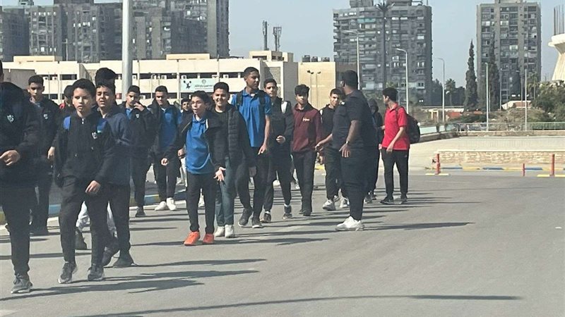 توافد الجماهير