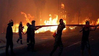 حريق هائل يلتهم مصنعا للمواد الغذائية بالبحيرة والدفع بـ 15 سيارة إطفاء