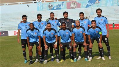 لفك النحس.. لاعبو المحلة يذبحون عجلاً