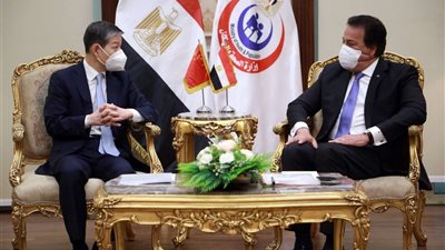 وزير الصحة يتابع مع السفير الصيني إنجاز وتجهيز معمل الأمان الحيوي BSL-3