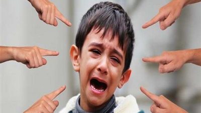 5 أسباب قد تجعل طفلك متنمرًا.. 