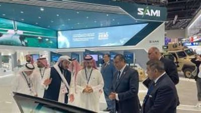 وزير الإنتاج الحربي يزور الجناح الإماراتي بمعرض الدفاع الدولي 