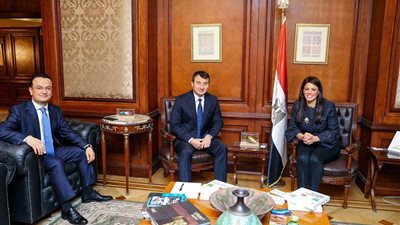 وزيرة التعاون تستعرض دور الوزارة لدعم وتنمية العلاقات الاقتصادية