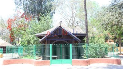 شاب يقدم حديقة حيوان هدية إلى حماته بعد الفوز بالجائزة الكبرى