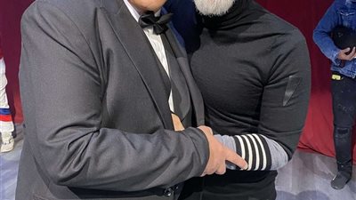 افتتاح مسرحية 