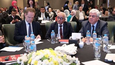 طلاب إعداد القادة يشاركون فى حفل توقيع إطلاق برنامج التعليم العالي للإرشاد المهني من أجل التوظيف