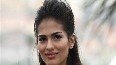 زوجة نجم ريال مدريد ترد بسخرية على انتقادات جماهير ريال مدريد