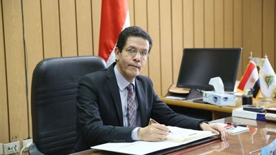 جامعة بنها تفصل 23 طالبًا لمدة أسبوع لعدم الالتزام بالكمامة.. فيديو