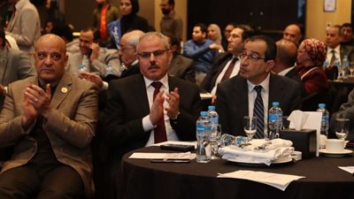 رئيس جامعة قناة السويس يُشارك فى فاعليات إطلاق برنامج التعليم العالي للإرشاد المهني