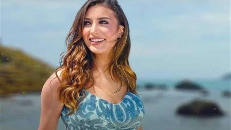 الفنانة جنات