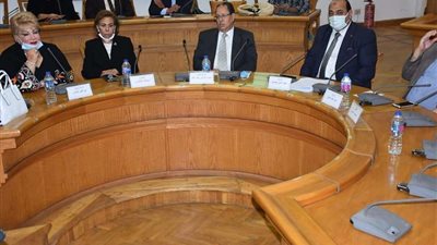 التلاوي وإلياس يشاركان في ندوة الانتخابات والمواطنة بالأعلى للثقافة ..صور