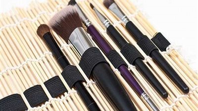 خمسة اكسسوارات يجب أن تكون ضمن مجموعتك للمكياج