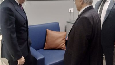 رئيس جامعة عين شمس يفتتح منشآت جديدة بكلية الطب