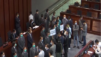 إقالة 4 نواب من المجلس التشريعى فى هونج كونج لتهديدهم الأمن القومى