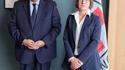 لتعزيز سبل التعاون.. مندوب مصر لدى الأمم المتحدة يلتقي رئيسة اللجنة الدولية للصليب الأحمر
