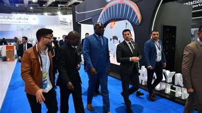 وزير الرياضة يستقبل نظيره بأفريقيا الوسطى ويصطحبه بجولة تفقدية داخل 